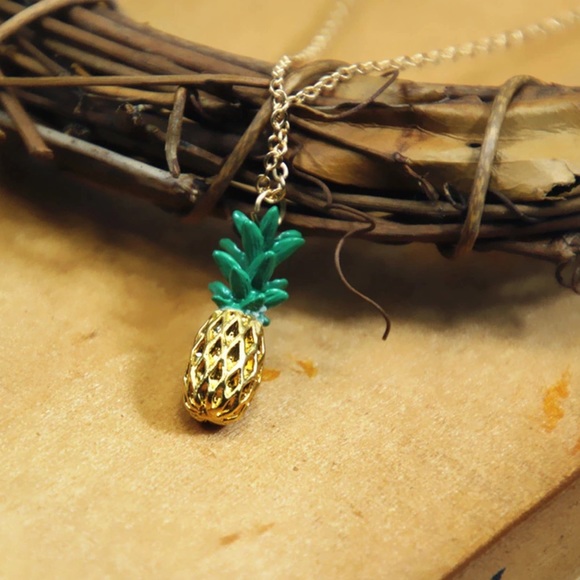 Pineapple Necklace - Picture 3 of 8